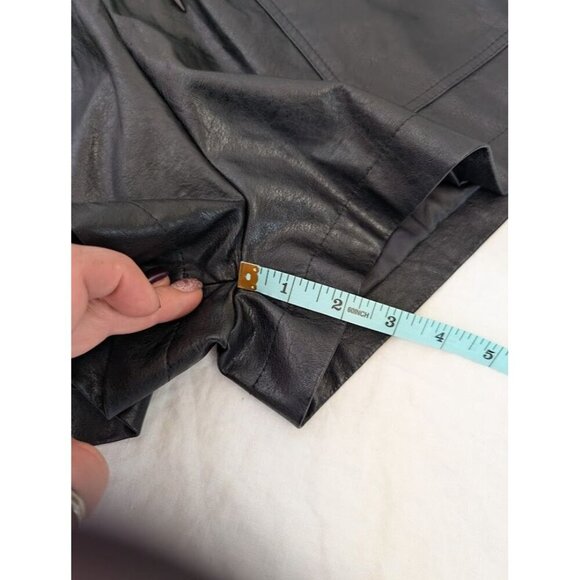 SChhjzpj women's size medium faux leather shorts elastic waist, 2" inseam C6 - Picture 8 of 9